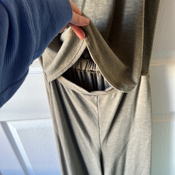 Green jumpsuit - Picture 2 of 5